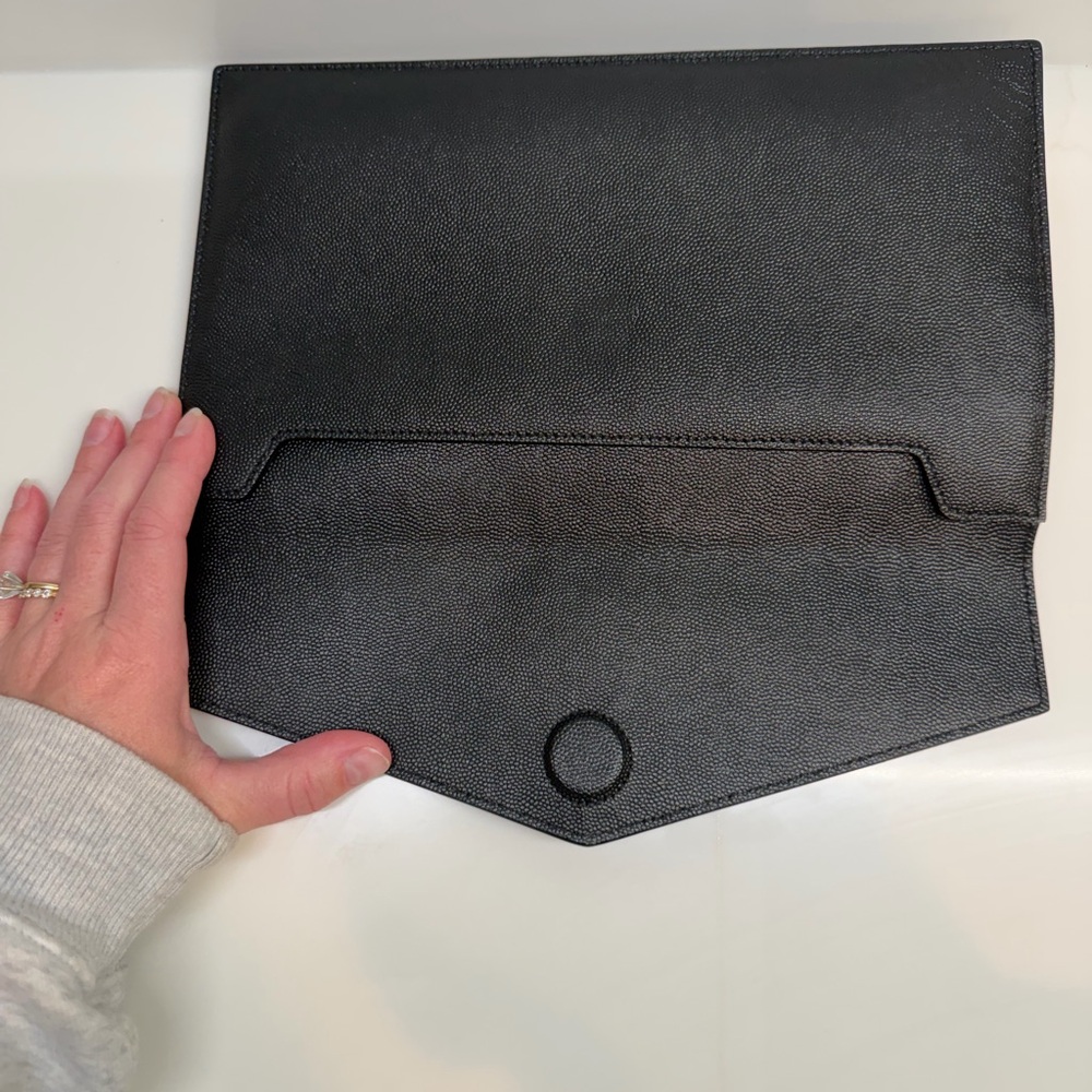 Saint Laurent Black Leather Detail - Picture 12 of 14